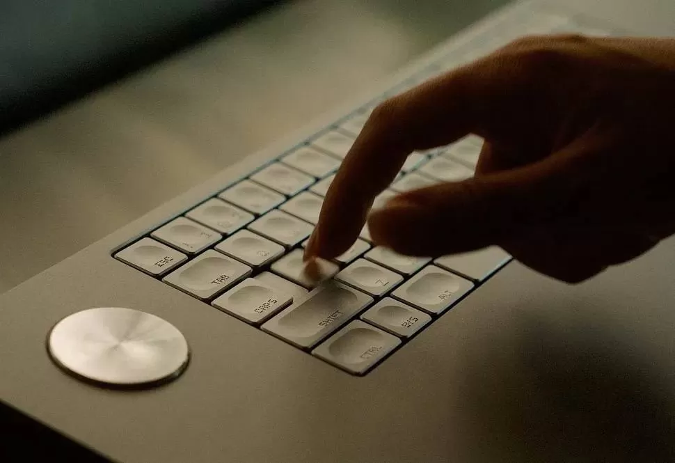 Serene Industries Rilis Keyboard Icebreaker